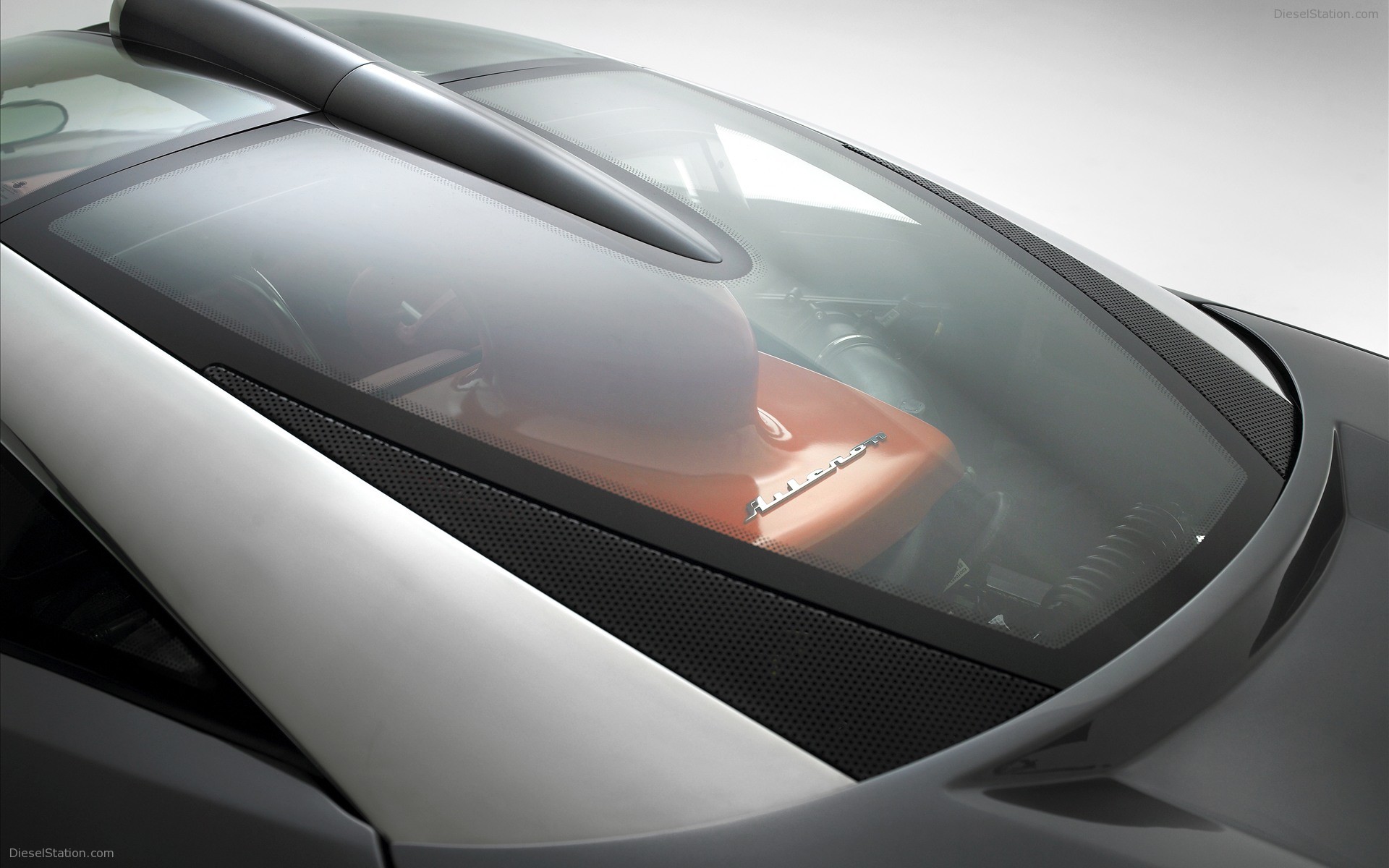 Spyker C8 Aileron